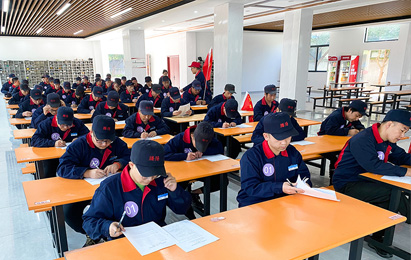 ������ѧ������������ͬ��ȡ